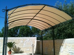 20170711 Pergola en toile amovible PVC précontraint Ferrari 705 vanille Texyloop 2