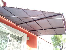 20170719 Pergola en toile de protection solaire sur-mesure habillage habitation détail (4)