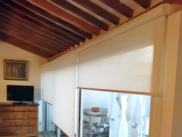 20150000 Rideau d'intérieur - Confection &amp; installation de 3 stores rouleaux en coffre à chaînettes en toile PVC Serge Ferrari Soltis 99 (2)