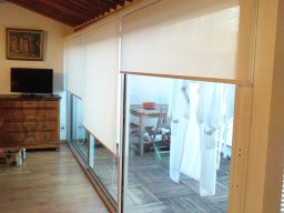 20150000 Rideau d'intérieur - Confection &amp; installation de 3 stores rouleaux en coffre à chaînettes en toile PVC Serge Ferrari Soltis 99 (1)