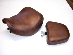 Réparation selle de moto en cuir naturel (2)