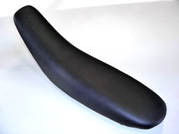 20130621 Sellerie moto - Réfection d'une selle de moto en cuir noir (06)