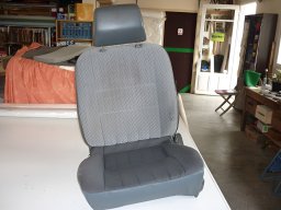 20100619 Sellerie auto - Réfection de l'assise d'un siège conducteur de VL après 2 (P1010005)