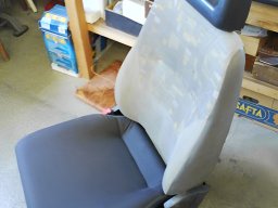 20100619 Sellerie auto - Réfection de l'assise d'un siège de VL après (DSC00457)