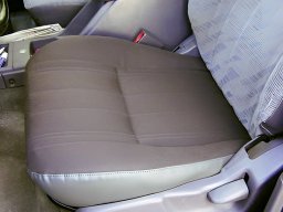 20100619 Sellerie auto - Réfection de l'assise d'un siège conducteur VL après 1 (DSC01129)