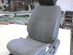 20100619 Sellerie auto - Réfection de l'assise d'un siège conducteur VL avant (DSC01115)