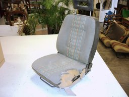 20120910 Sellerie auto - Réfection partielle de l'assise d'un siège de VU avant (29)