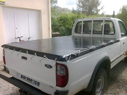 20140704 Sellerie auto - Pose d'une capote arrière pour véhicule Pickup Ford (IMG_1106)