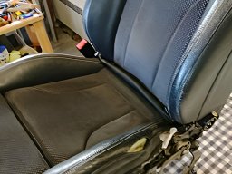 20171107 Sellerie auto - Réfection de l'assise d'un siège conducteur en cuir pour VL avant (DSC_0331)