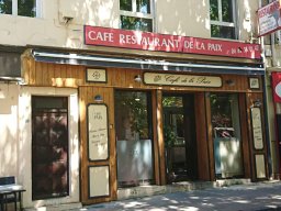 2019 Store banne - Réfection d'une toile de protection solaire pour store à banne pour café restaurant
