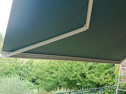 2021 Store banne - Réfection d'une toile de protection solaire pour store à banne Somfy articulé 2