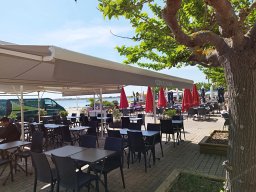 20220429 Store banne - Rénovation de toiles de protection solaire pour stores à banne pour brasserie Côte et plage 2 (img_FB)