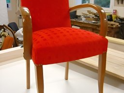 20080219 Tapisserie d'ameublement - Réfection d'un fauteuil de bridge en tissu motif rouge (Fauteuil_Bridge)