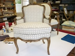 20110330 Tapisserie d'ameublement - Réfection d'un fauteuil marquise à coussin (Fauteuil_a-coussin)