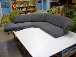 20140131 Tapisserie d'ameublement - Réfection d'un canapé d'angle en tissu gris (Canap_1)