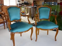 20140221 Tapisserie d'ameublement - Réfection d'une paire de fauteuils cabriolet tissu velour turquoise (Fauteuil_4)