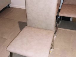 20211130 Tapisserie d'ameublement - Réfection de chaises alu en simili cuir (DSC_0225)